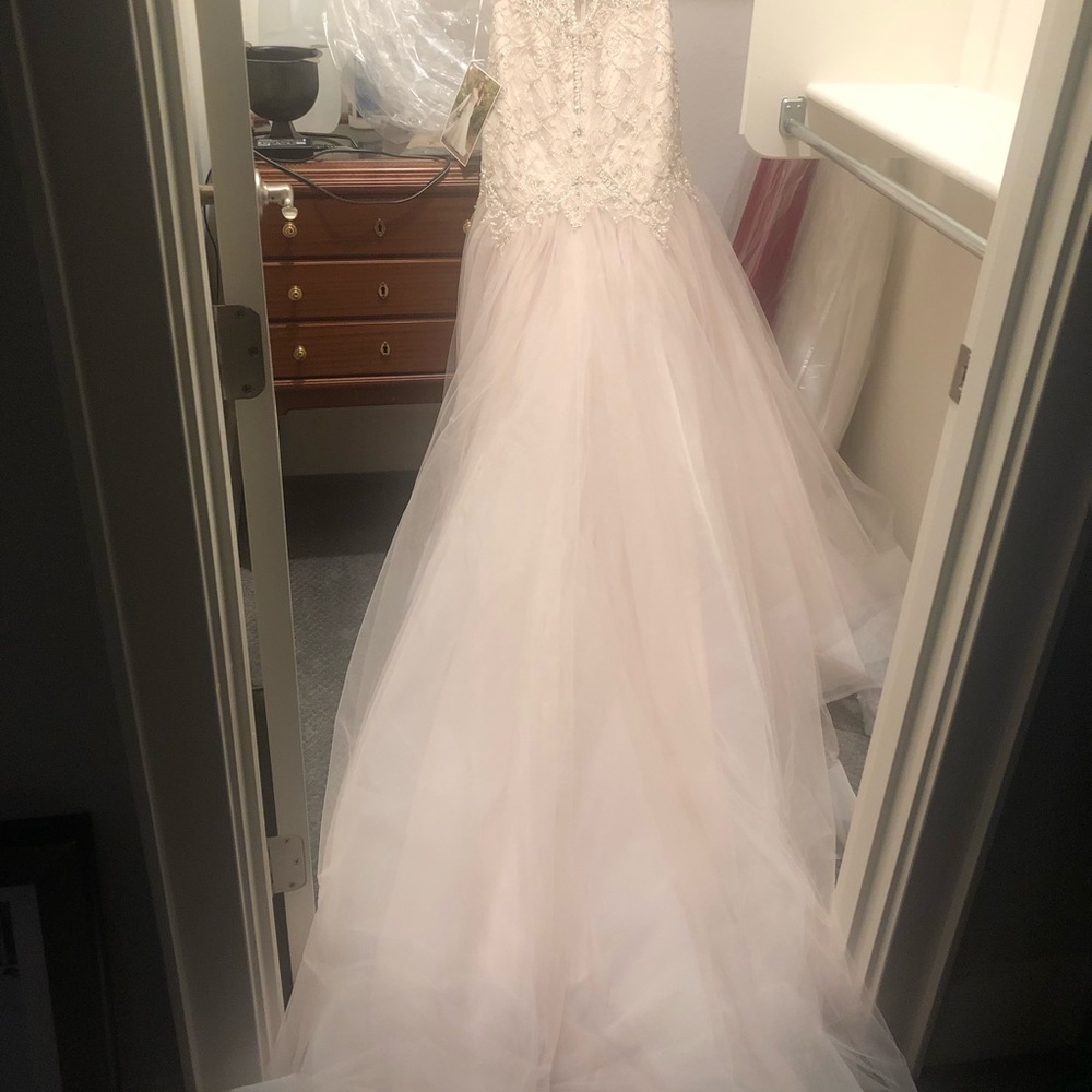 ❌SOLD❌ Gorgeous Gown! - Picture 4 of 12